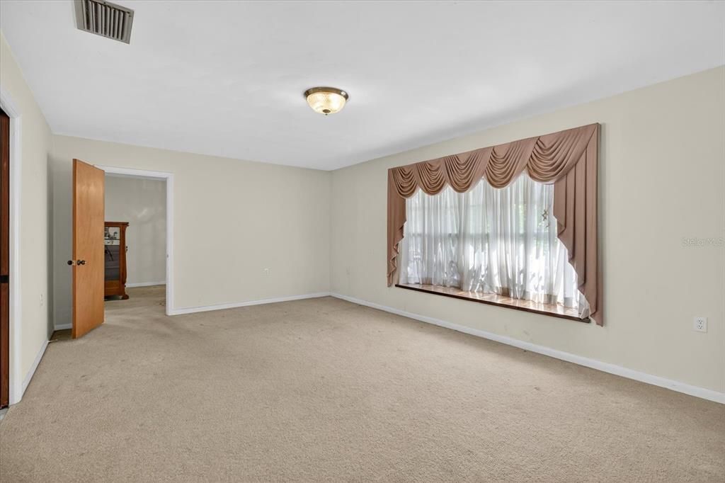 For Sale: $519,900 (4 beds, 3 baths, 2349 Square Feet)