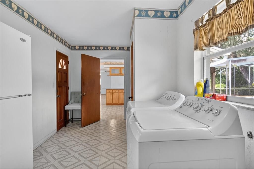 For Sale: $519,900 (4 beds, 3 baths, 2349 Square Feet)