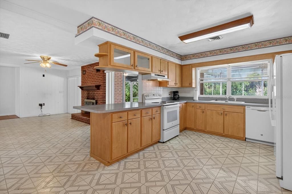 For Sale: $519,900 (4 beds, 3 baths, 2349 Square Feet)