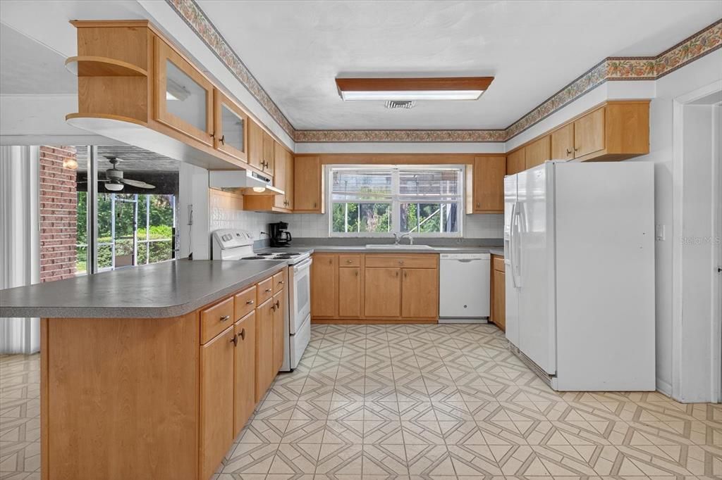 For Sale: $519,900 (4 beds, 3 baths, 2349 Square Feet)