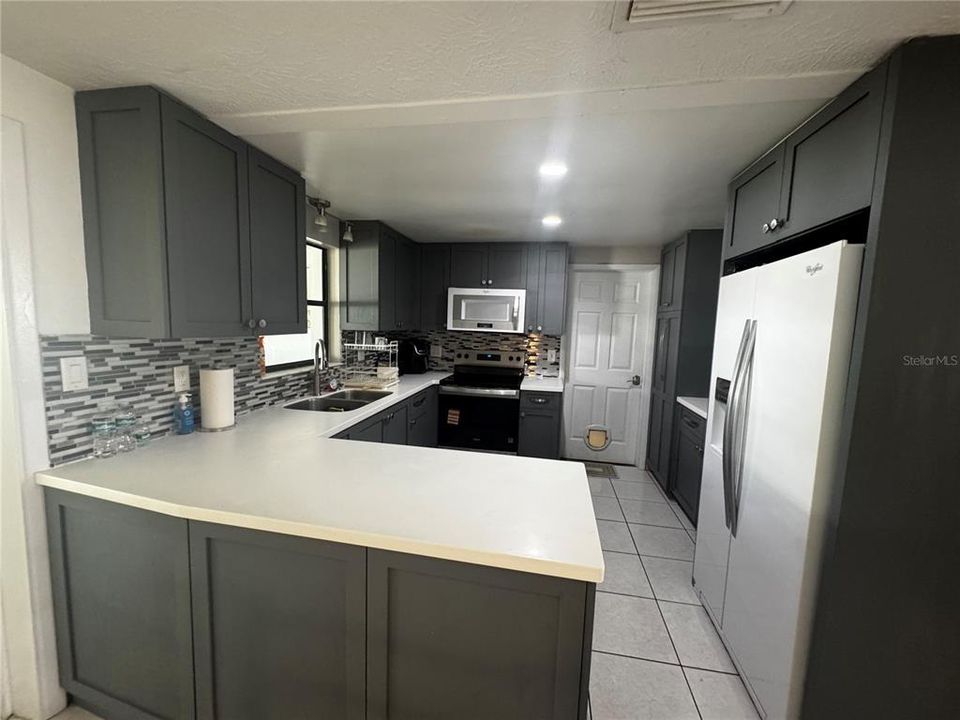 For Rent: $2,275 (3 beds, 2 baths, 1428 Square Feet)