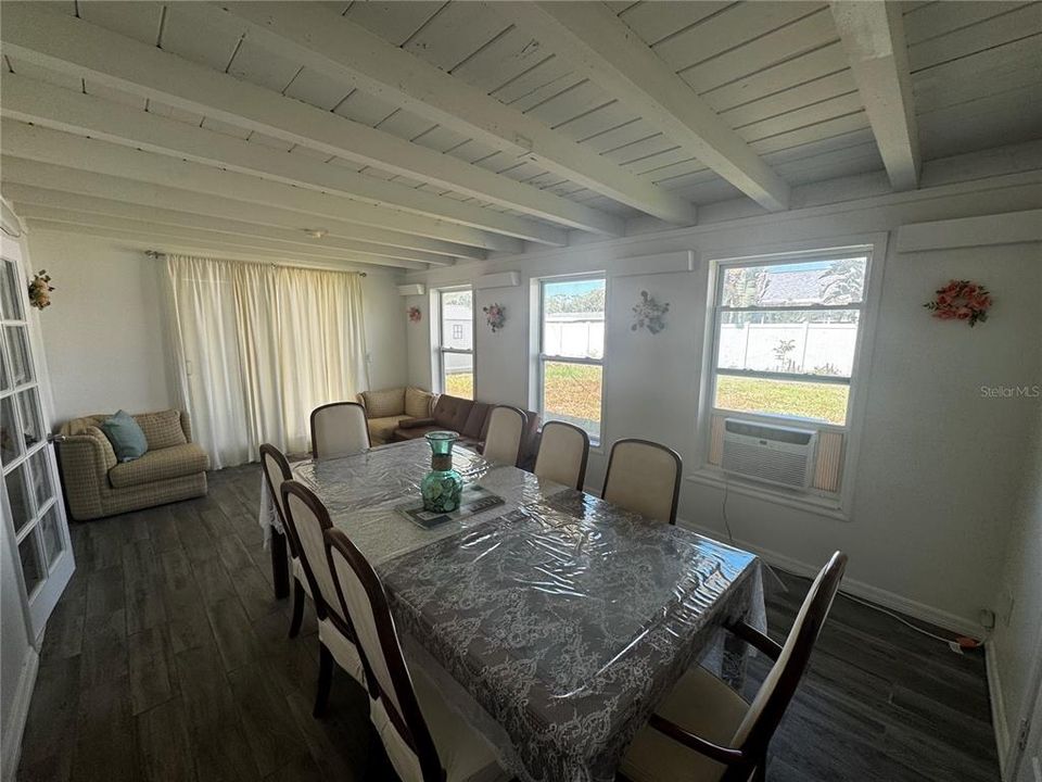 For Rent: $2,275 (3 beds, 2 baths, 1428 Square Feet)