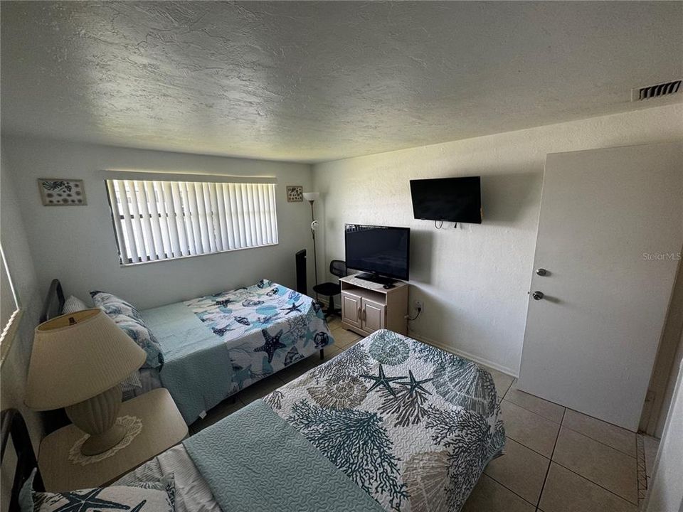 For Rent: $2,275 (3 beds, 2 baths, 1428 Square Feet)