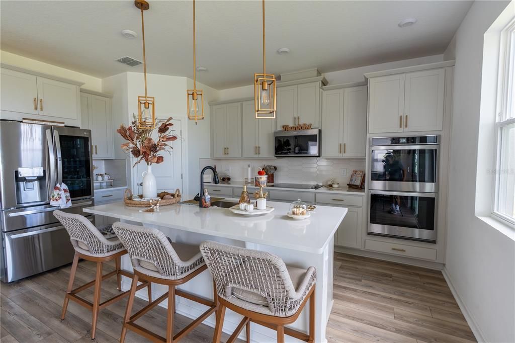 For Rent: $3,000 (3 beds, 2 baths, 2361 Square Feet)