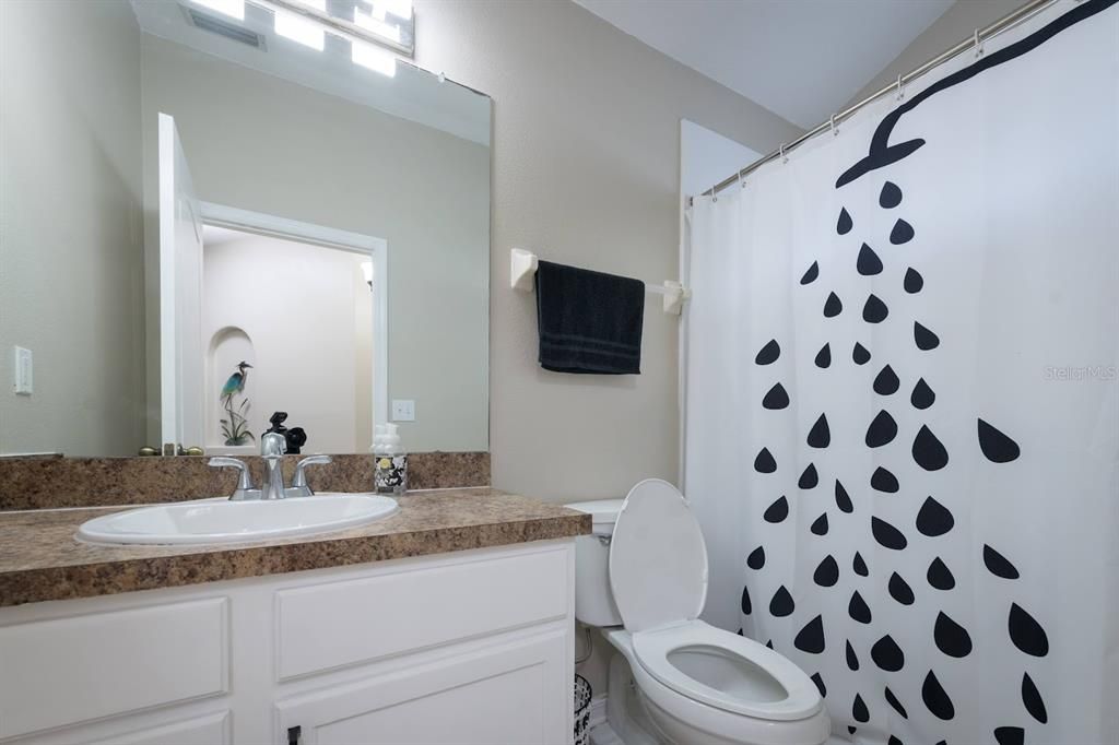 Activo con contrato: $342,777 (3 camas, 2 baños, 1607 Pies cuadrados)