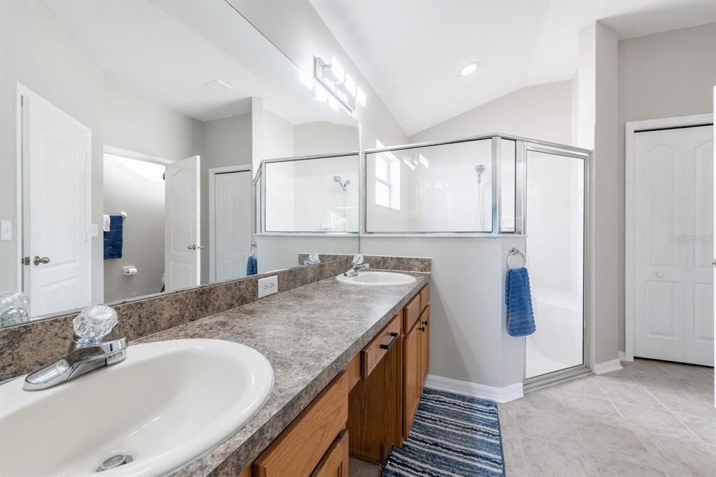 Activo con contrato: $342,777 (3 camas, 2 baños, 1607 Pies cuadrados)