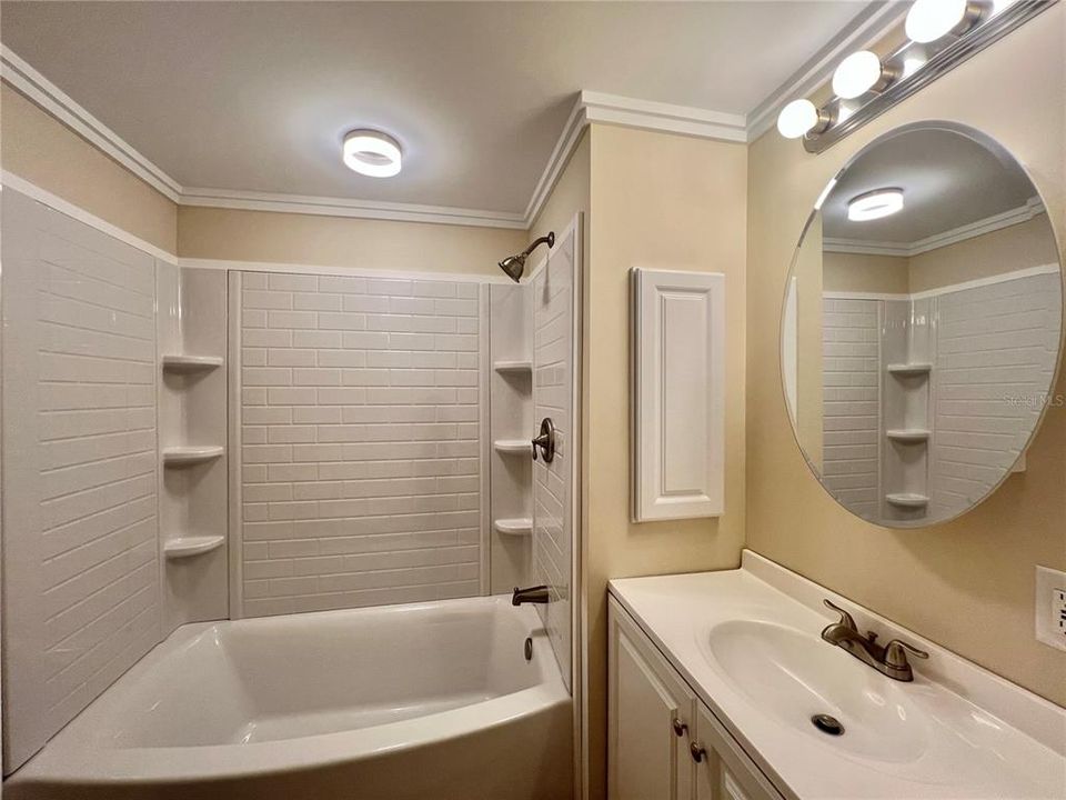 Active With Contract: $159,900 (2 beds, 2 baths, 1104 Square Feet)