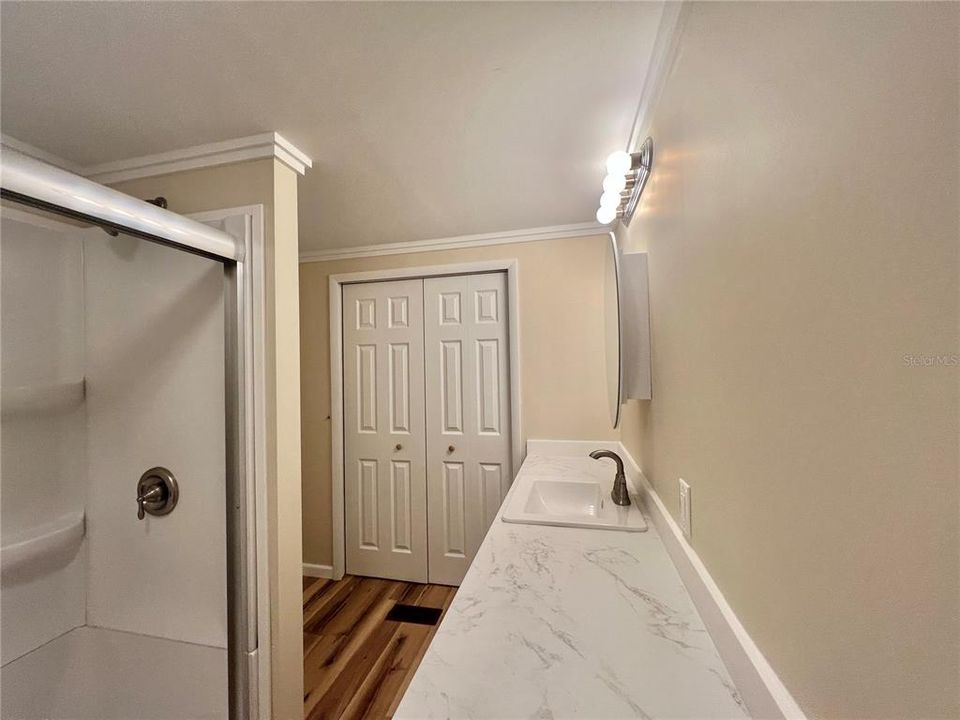 Active With Contract: $159,900 (2 beds, 2 baths, 1104 Square Feet)