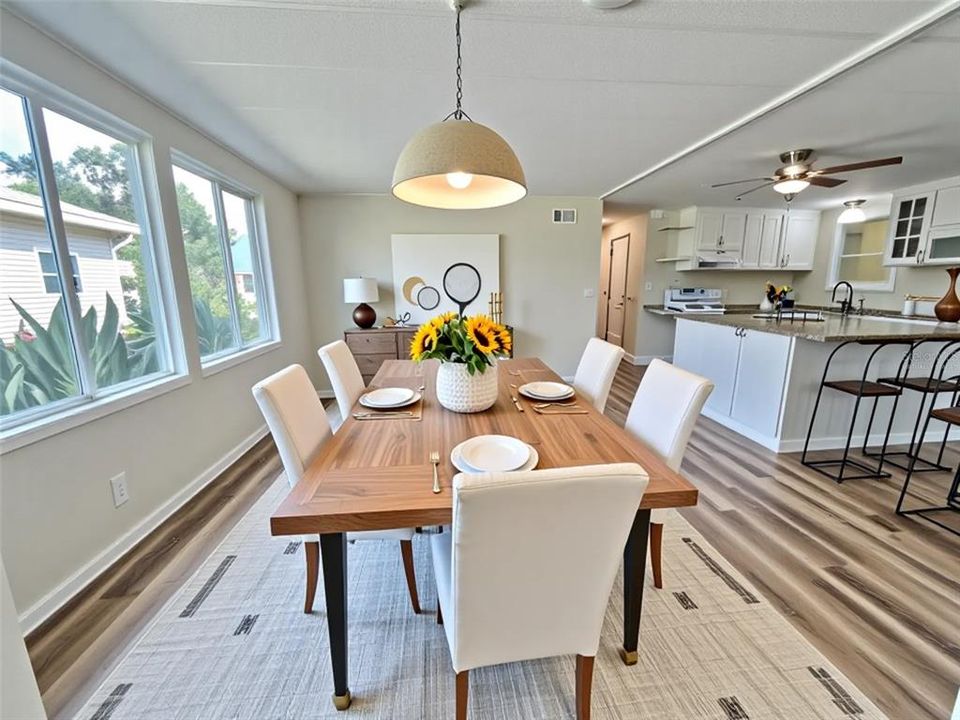 Active With Contract: $159,900 (2 beds, 2 baths, 1104 Square Feet)