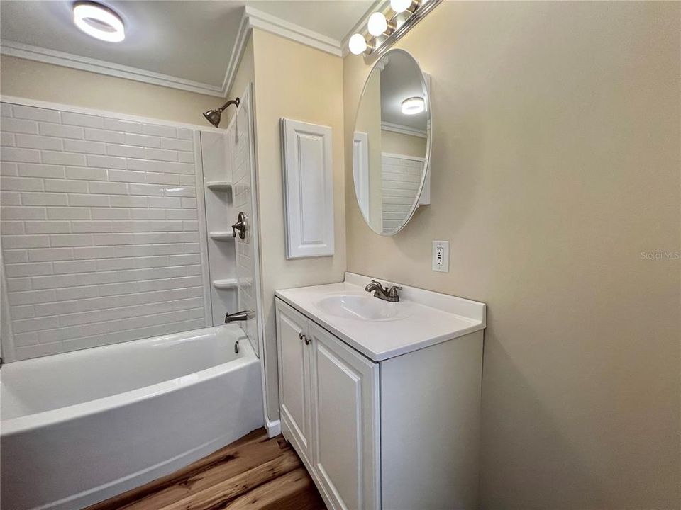 Active With Contract: $159,900 (2 beds, 2 baths, 1104 Square Feet)