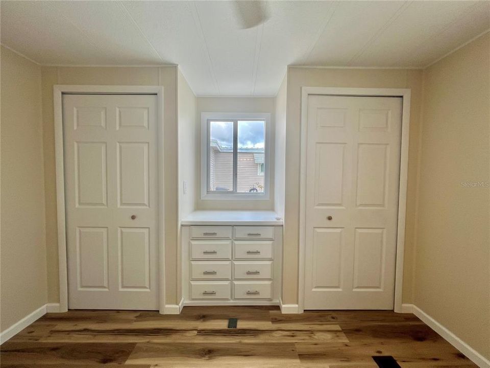 Active With Contract: $159,900 (2 beds, 2 baths, 1104 Square Feet)