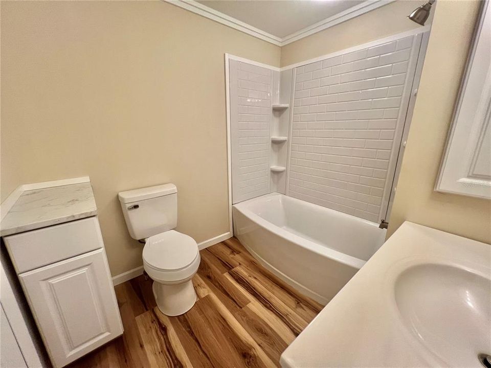 Active With Contract: $159,900 (2 beds, 2 baths, 1104 Square Feet)