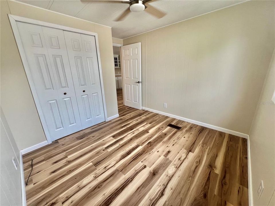 Active With Contract: $159,900 (2 beds, 2 baths, 1104 Square Feet)