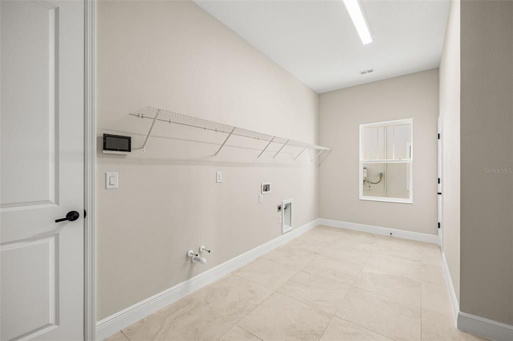 На продажу: $1,344,400 (5 спален, 4 ванн, 4605 Квадратных фут)