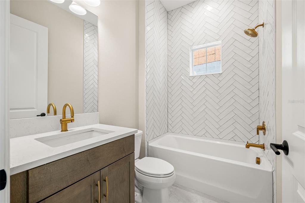 На продажу: $1,344,400 (5 спален, 4 ванн, 4605 Квадратных фут)