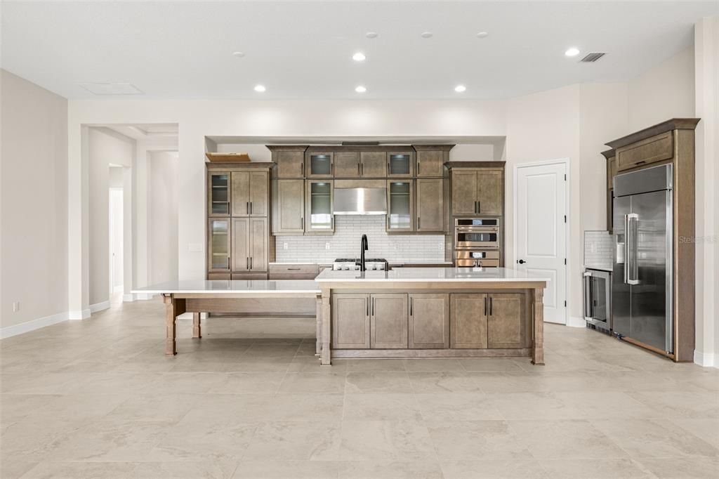 На продажу: $1,344,400 (5 спален, 4 ванн, 4605 Квадратных фут)