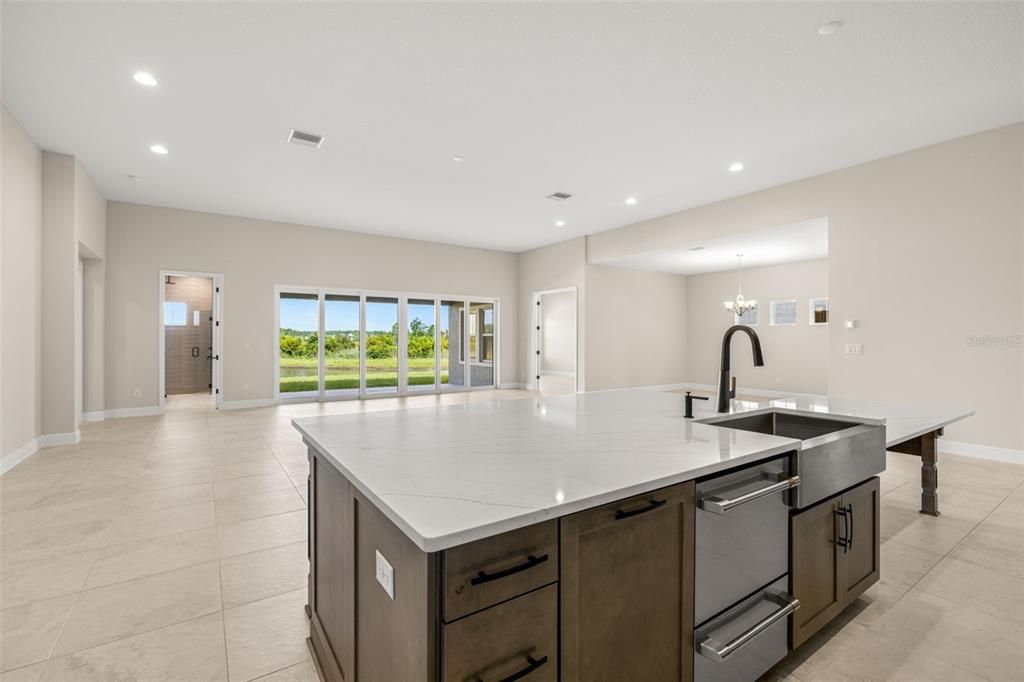 На продажу: $1,344,400 (5 спален, 4 ванн, 4605 Квадратных фут)