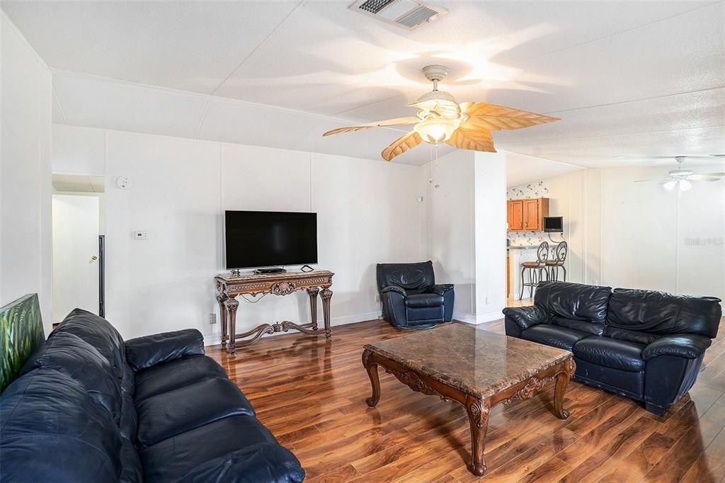 Active With Contract: $235,500 (3 beds, 2 baths, 1402 Square Feet)