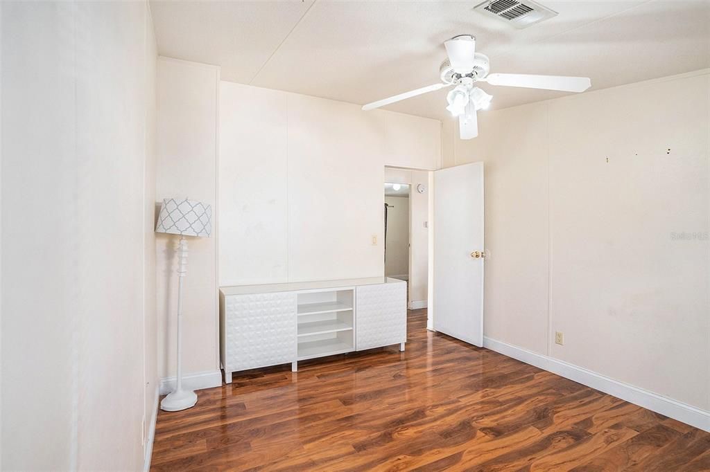 Active With Contract: $235,500 (3 beds, 2 baths, 1402 Square Feet)