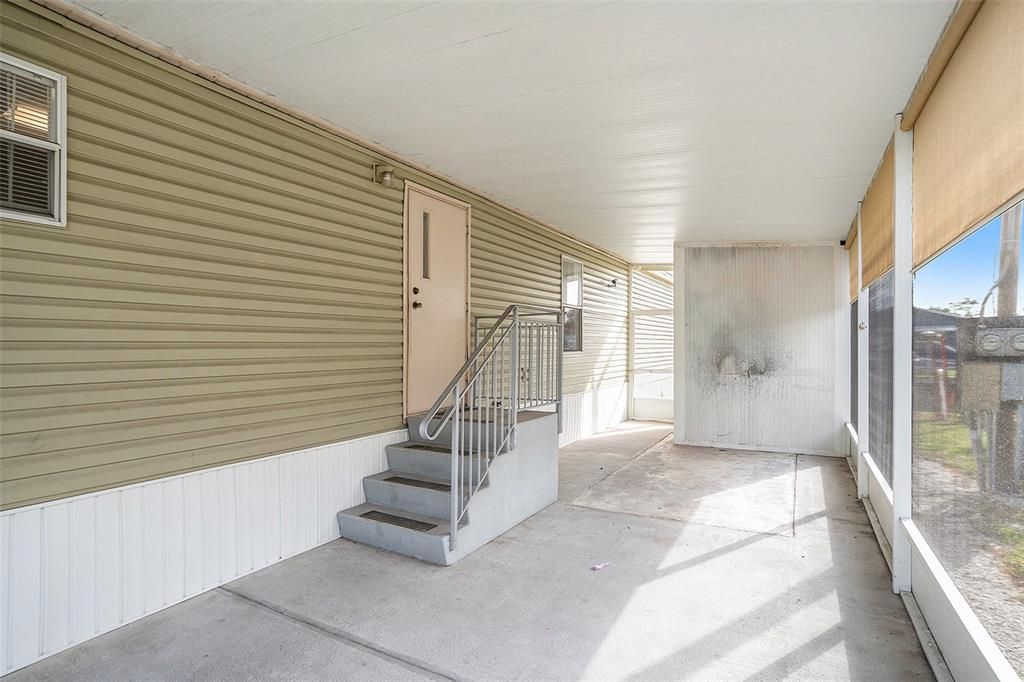 Active With Contract: $235,500 (3 beds, 2 baths, 1402 Square Feet)