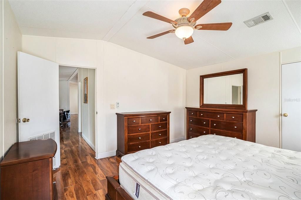 Active With Contract: $235,500 (3 beds, 2 baths, 1402 Square Feet)