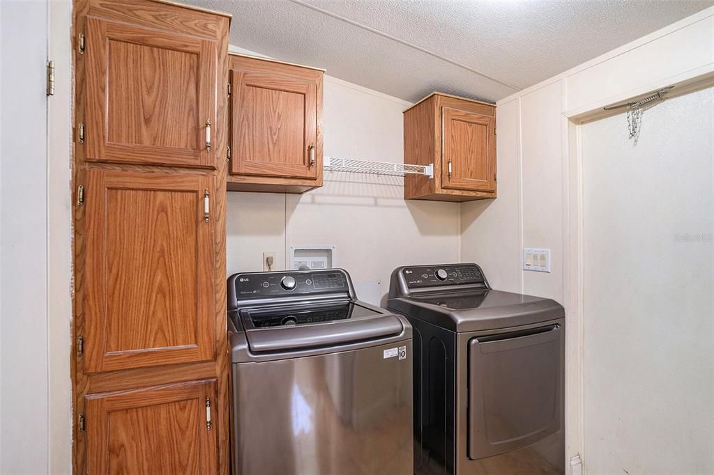 Active With Contract: $235,500 (3 beds, 2 baths, 1402 Square Feet)