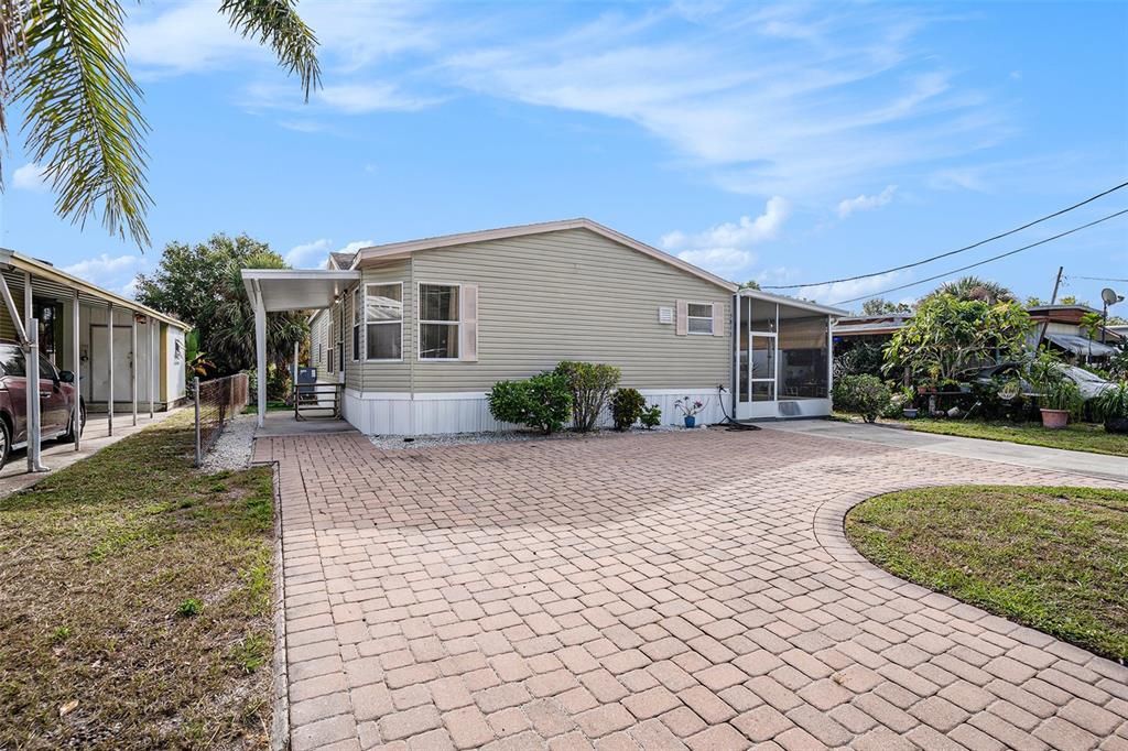 Active With Contract: $235,500 (3 beds, 2 baths, 1402 Square Feet)