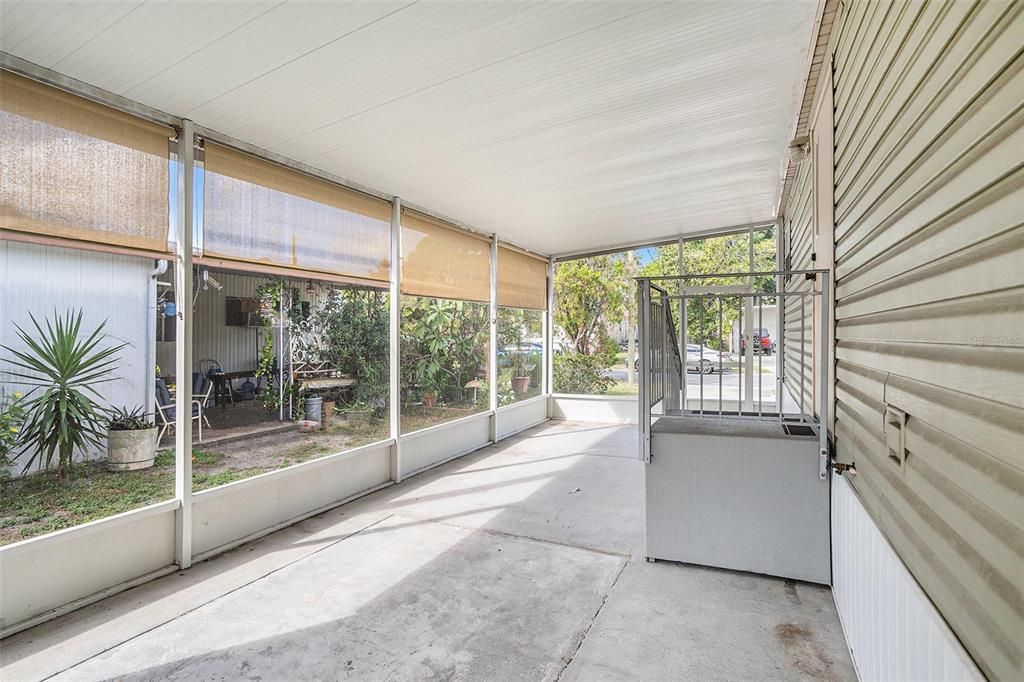 Active With Contract: $235,500 (3 beds, 2 baths, 1402 Square Feet)