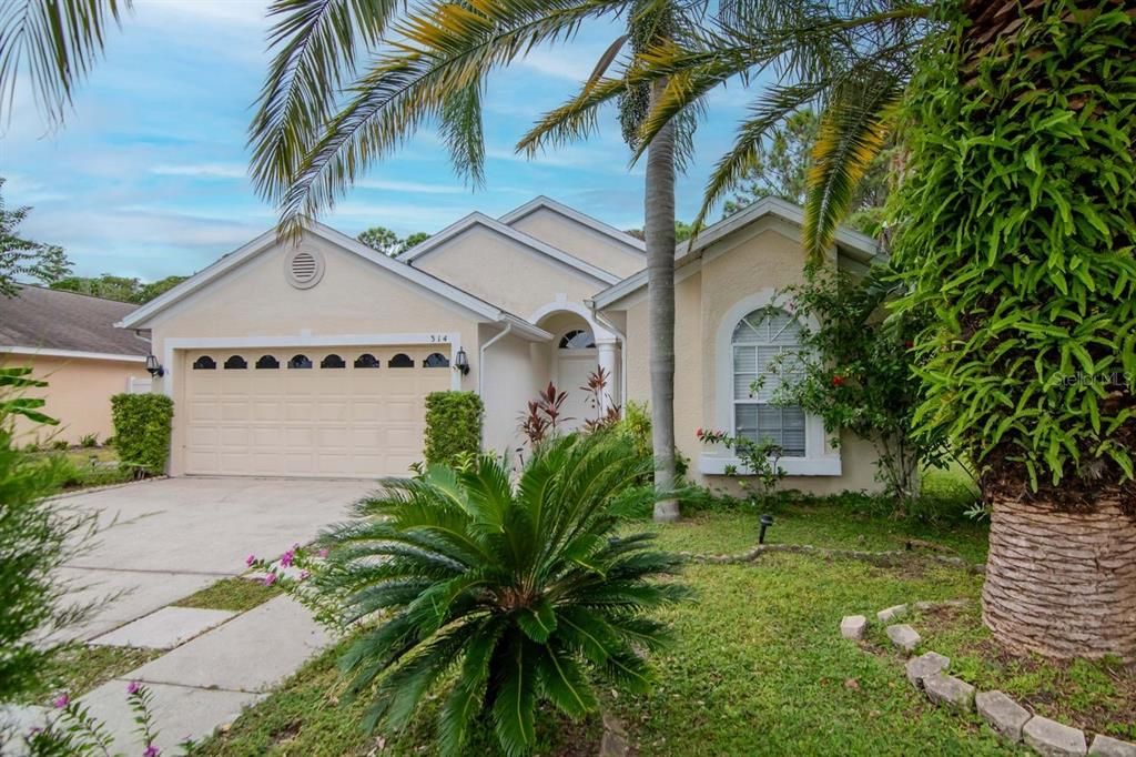 For Rent: $2,500 (3 beds, 2 baths, 2109 Square Feet)