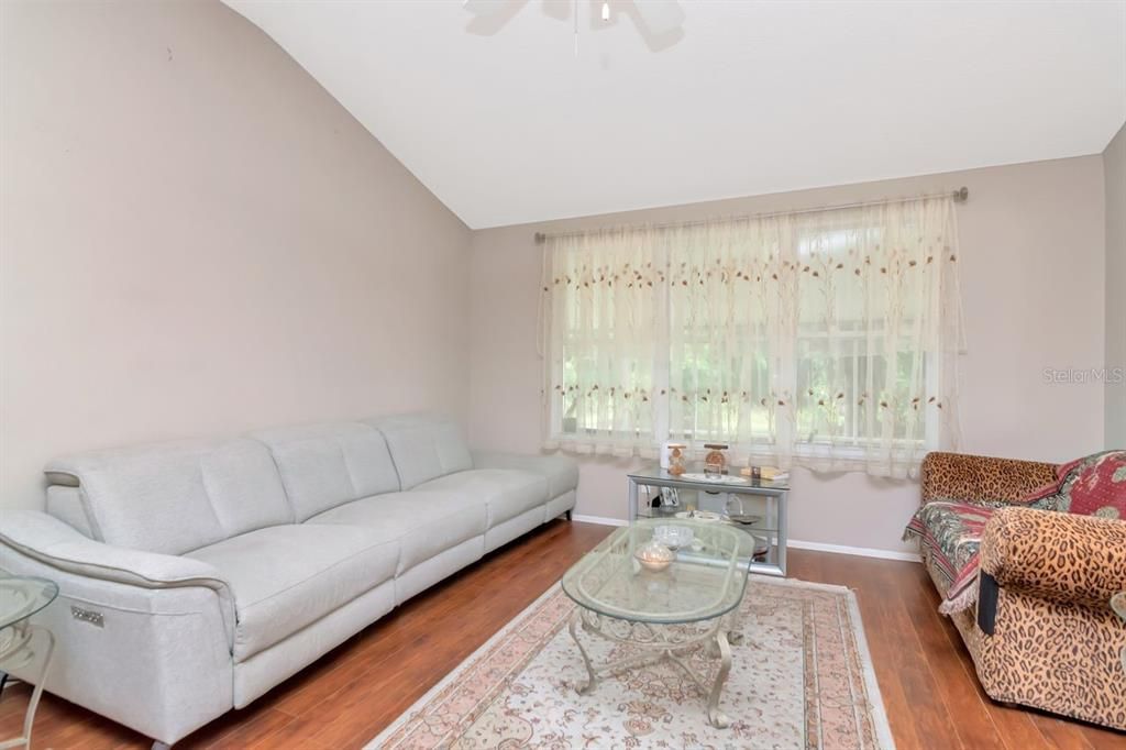 For Rent: $2,500 (3 beds, 2 baths, 2109 Square Feet)