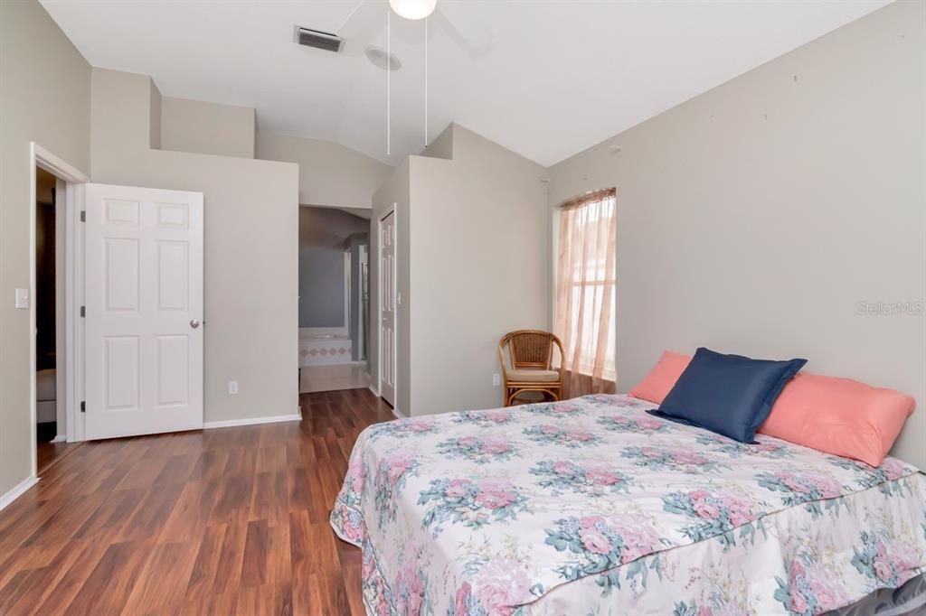 For Rent: $2,500 (3 beds, 2 baths, 2109 Square Feet)