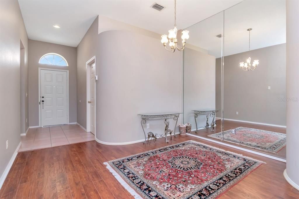 For Rent: $2,500 (3 beds, 2 baths, 2109 Square Feet)