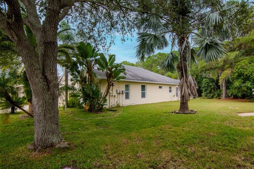 For Rent: $2,500 (3 beds, 2 baths, 2109 Square Feet)