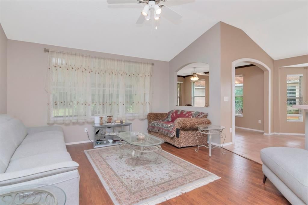 For Rent: $2,500 (3 beds, 2 baths, 2109 Square Feet)