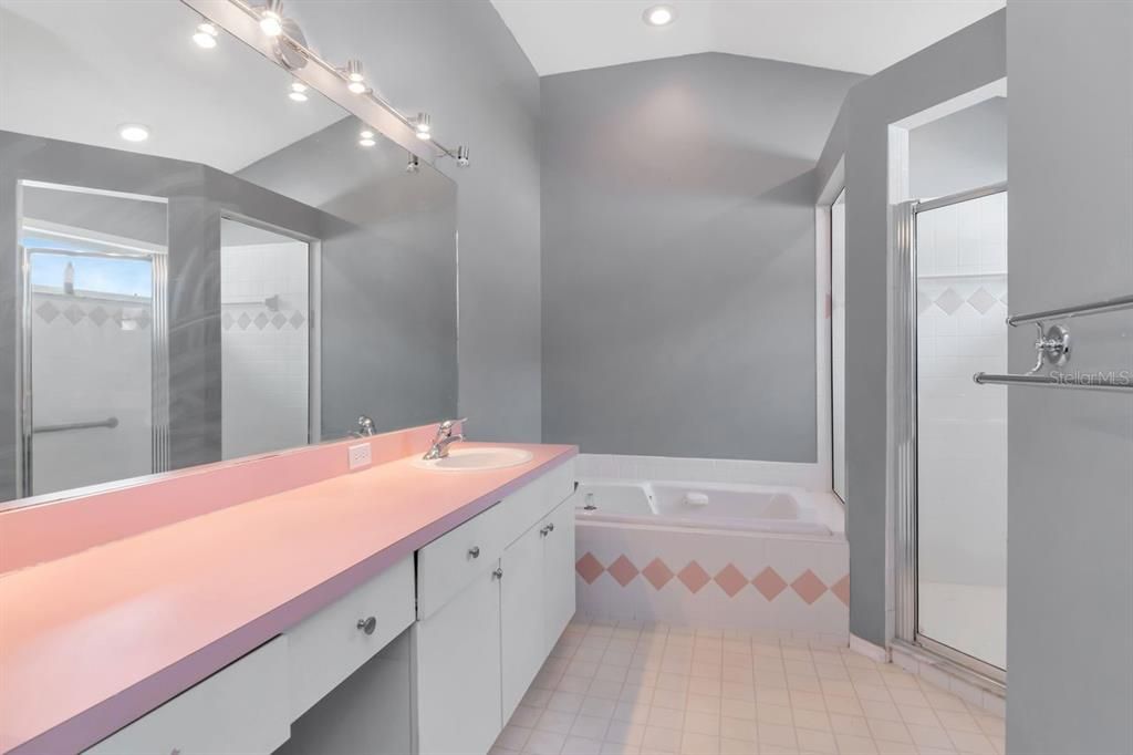 For Rent: $2,500 (3 beds, 2 baths, 2109 Square Feet)