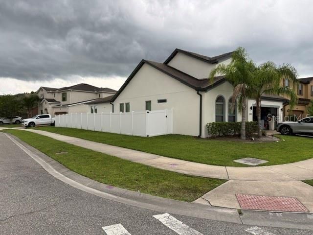 合同活跃: $495,000 (3 贝兹, 2 浴室, 2023 平方英尺)