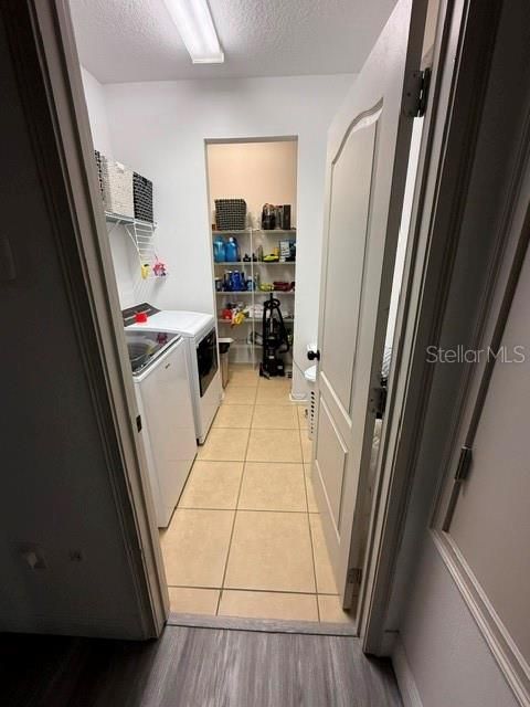 合同活跃: $495,000 (3 贝兹, 2 浴室, 2023 平方英尺)