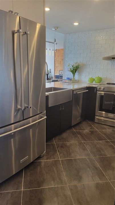 For Rent: $4,900 (2 beds, 2 baths, 1603 Square Feet)