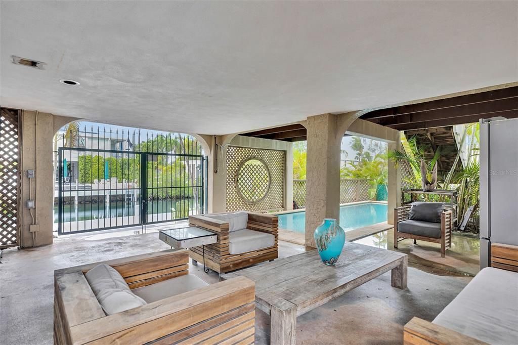 En Venta: $1,199,000 (3 camas, 2 baños, 1200 Pies cuadrados)