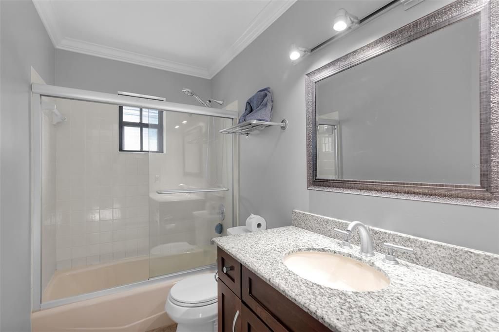 En Venta: $1,199,000 (3 camas, 2 baños, 1200 Pies cuadrados)