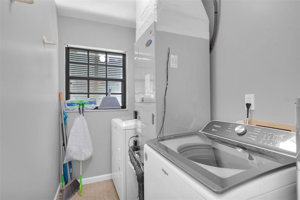 En Venta: $1,199,000 (3 camas, 2 baños, 1200 Pies cuadrados)