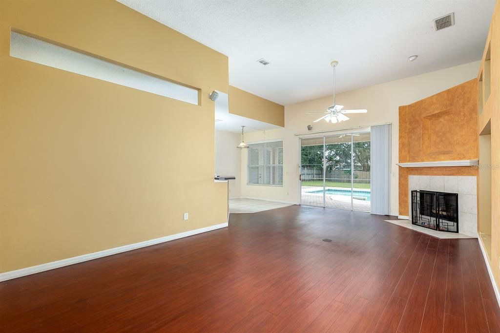 Active With Contract: $524,900 (4 beds, 3 baths, 2828 Square Feet)