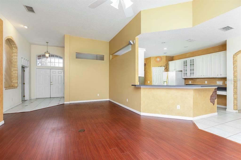 Active With Contract: $524,900 (4 beds, 3 baths, 2828 Square Feet)