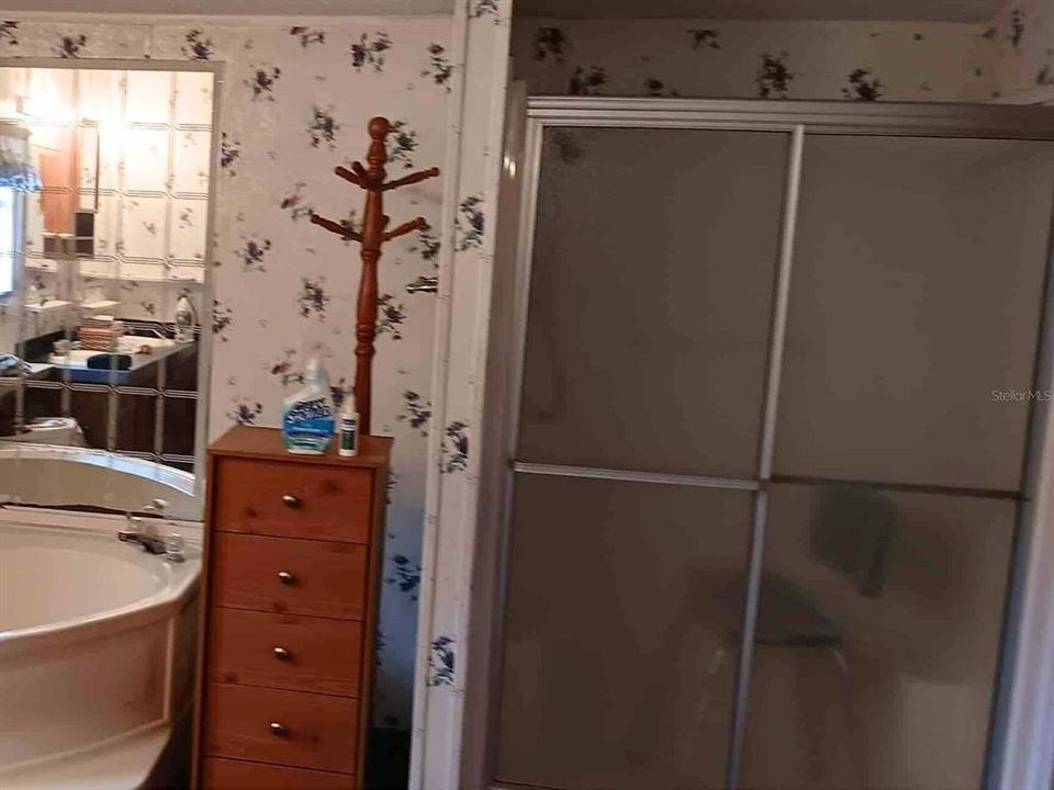 For Sale: $199,000 (3 beds, 2 baths, 1620 Square Feet)