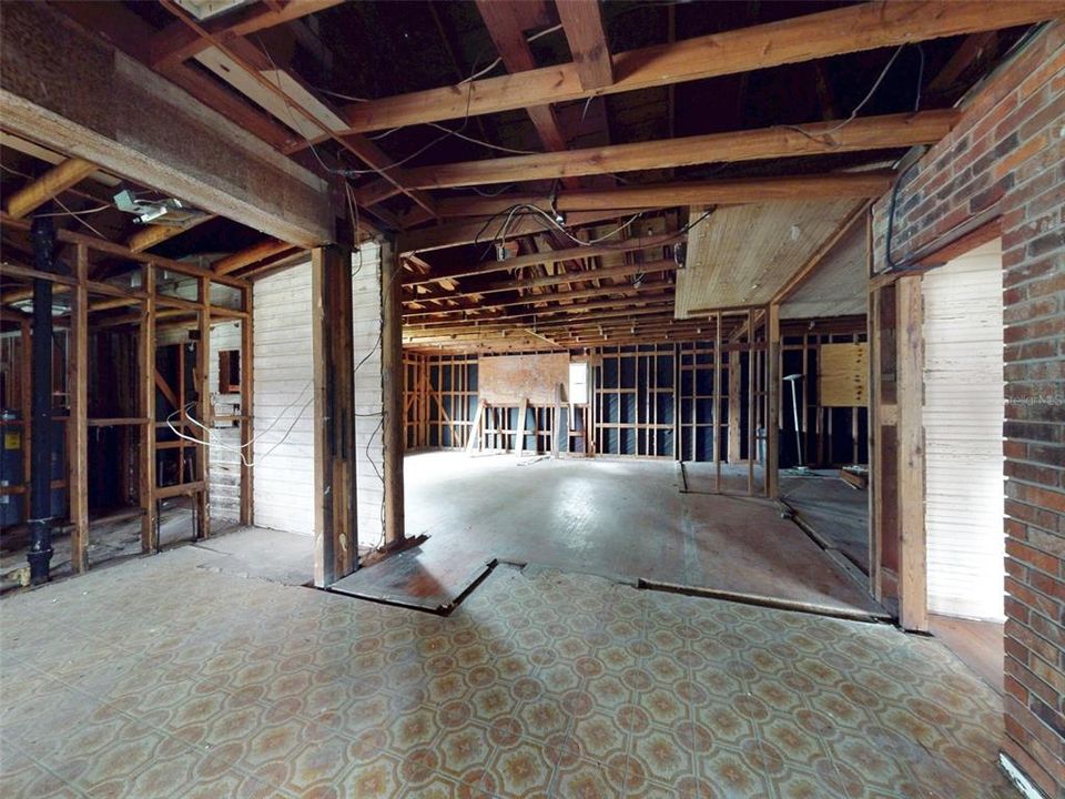 En Venta: $1,111,000 (3 camas, 3 baños, 2845 Pies cuadrados)