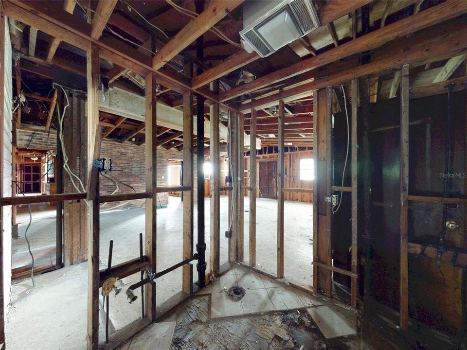 En Venta: $1,111,000 (3 camas, 3 baños, 2845 Pies cuadrados)