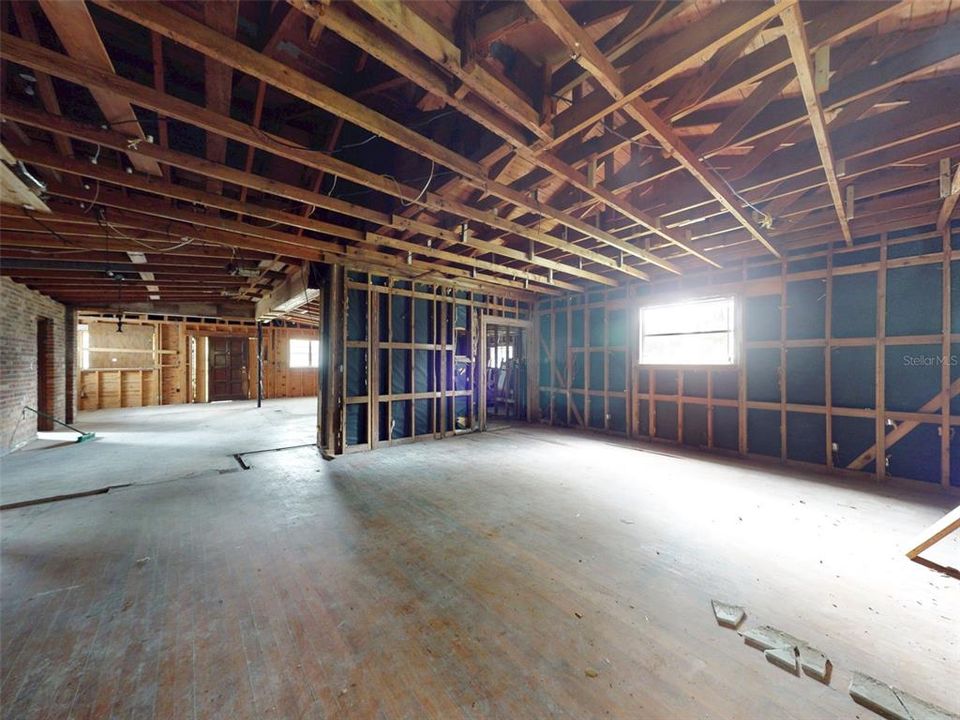 En Venta: $1,111,000 (3 camas, 3 baños, 2845 Pies cuadrados)