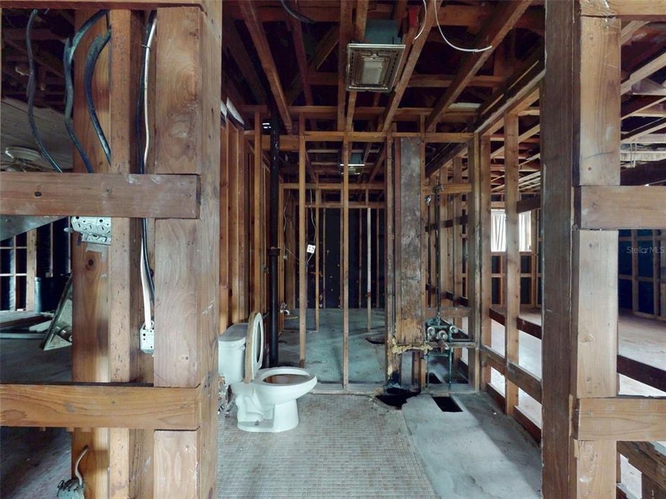 En Venta: $1,111,000 (3 camas, 3 baños, 2845 Pies cuadrados)