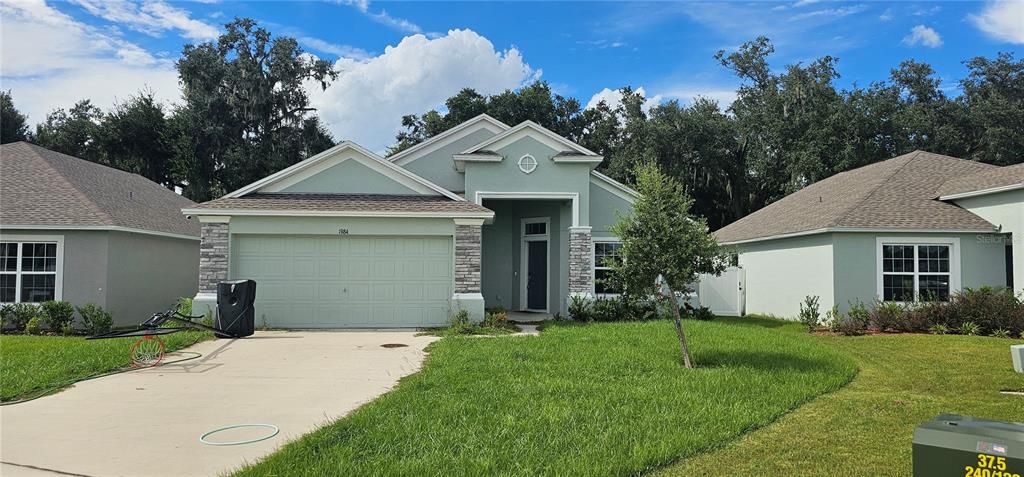 Active With Contract: $225,000 (3 beds, 2 baths, 1720 Square Feet)