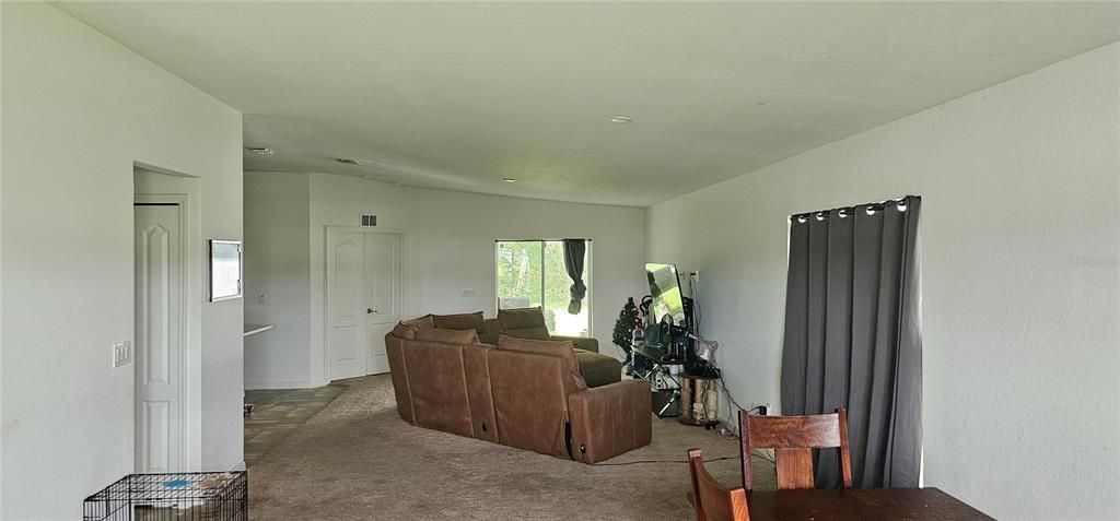 Active With Contract: $225,000 (3 beds, 2 baths, 1720 Square Feet)